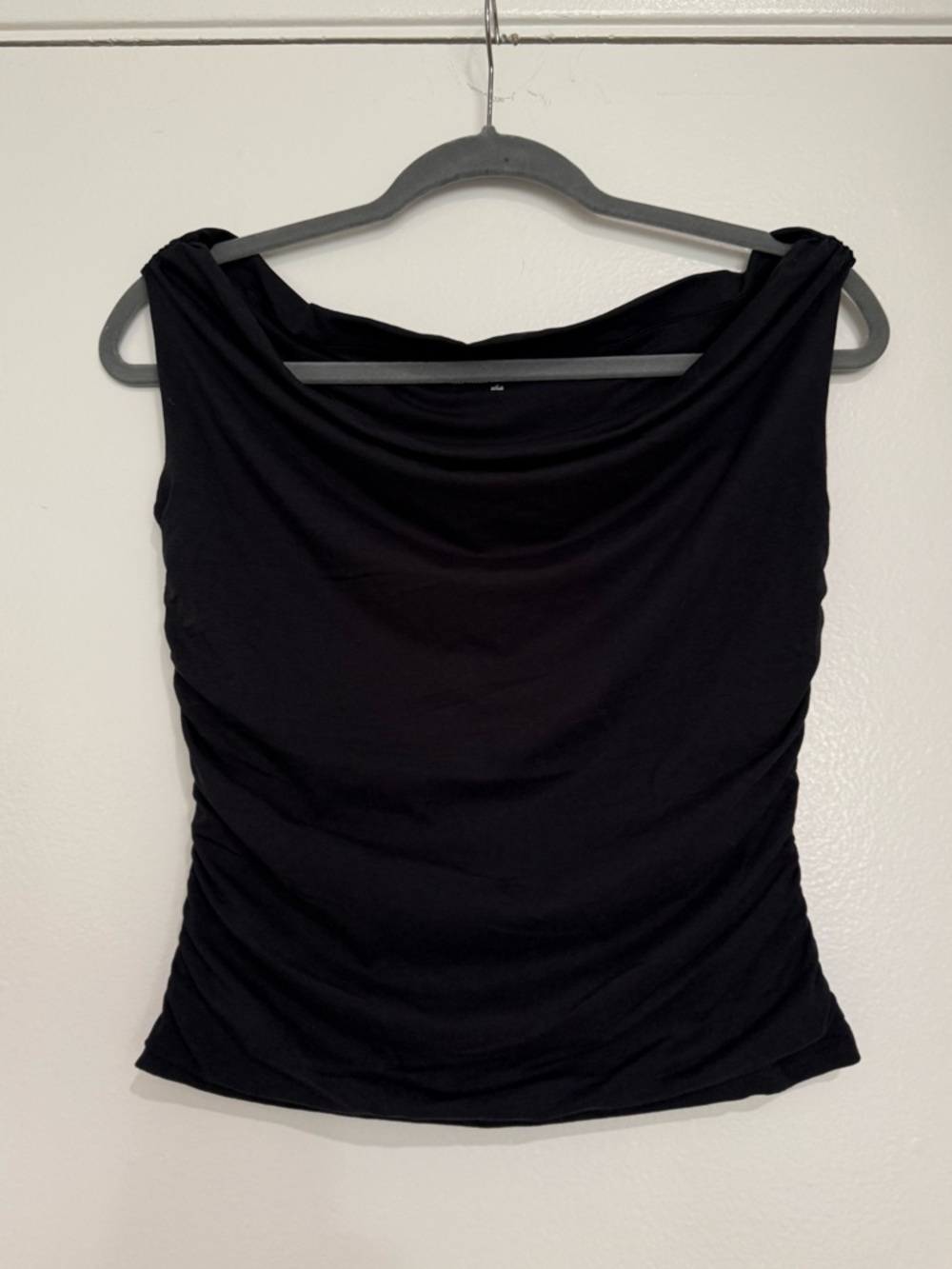 Abercrombie & Fitch Model Blend Collection Off-The-Shoulder Blouse Tank Top